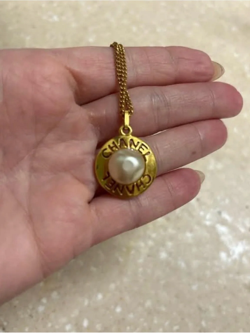 ⭐️Chanel Gold-Tone Pendant Necklace with Cream Pearl Accent